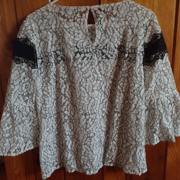 Loft pull over blouse. - Picture 2 of 5